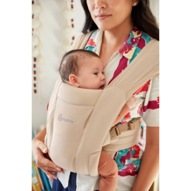 Bež Ergobaby nosiljka Embrace Soft Air Mesh, Cream