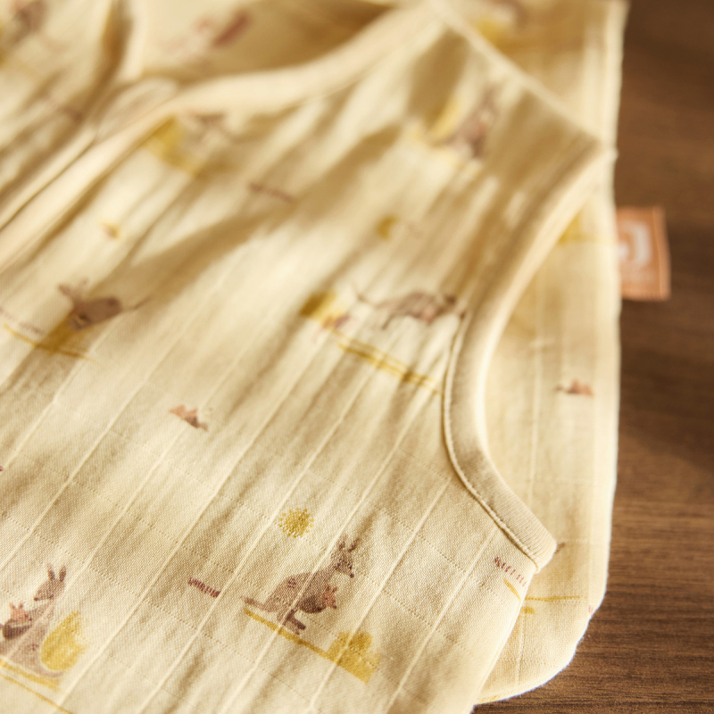 Pješčano žuta muslin spavaća vreća KANGAROOTS, 3–6 m, Jollein®