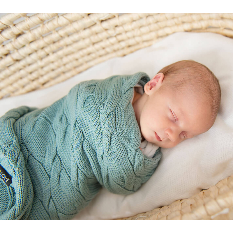 metalna mint pletena merino volnena odeja 80x100 cm lullalove 1