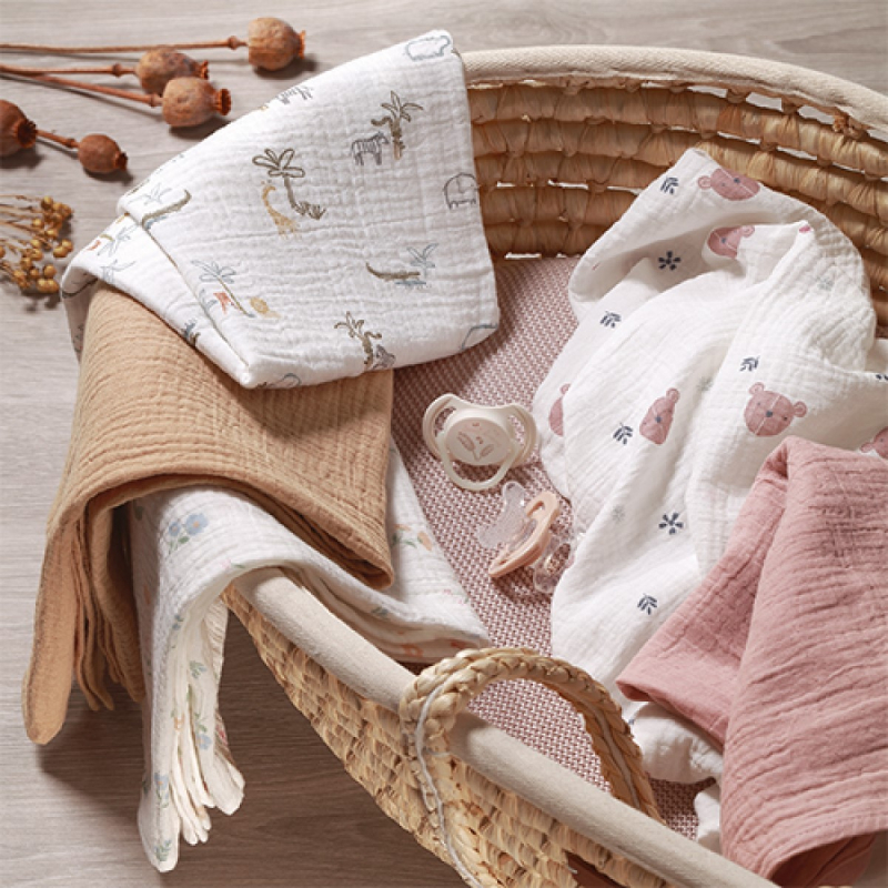 Roza tetra muslin pelene s printom, RUŽE (3 KOM) BabyOno