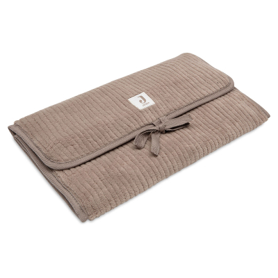 Smeđa rebrasta podloga za previjanje MILKY COFFEE, 70x35–70 cm, Jollein®